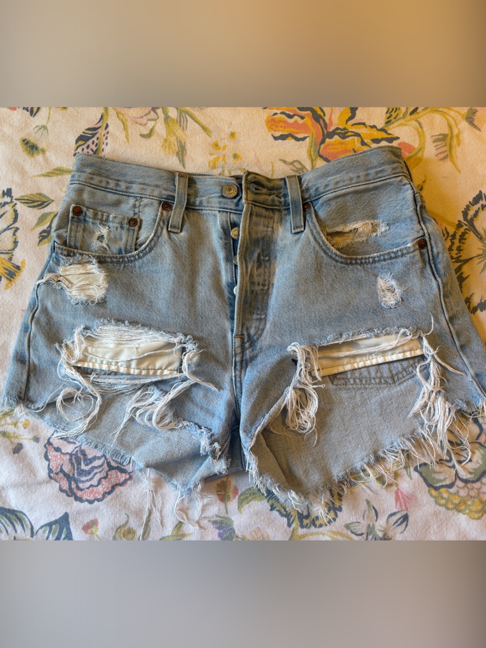 Light Blue Distressed Women’s Levis Shorts
